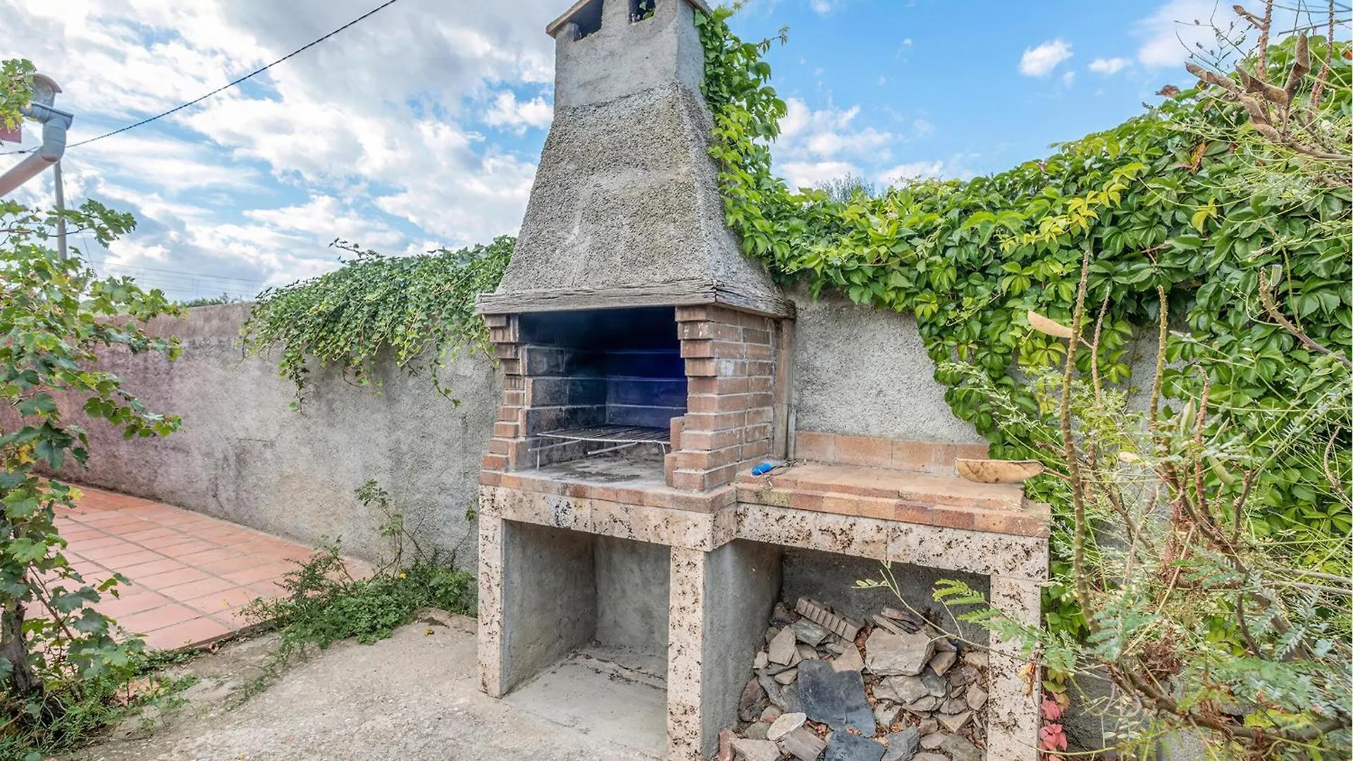 2 Bedroom Awesome Home In Sant Miquel De Fluvia